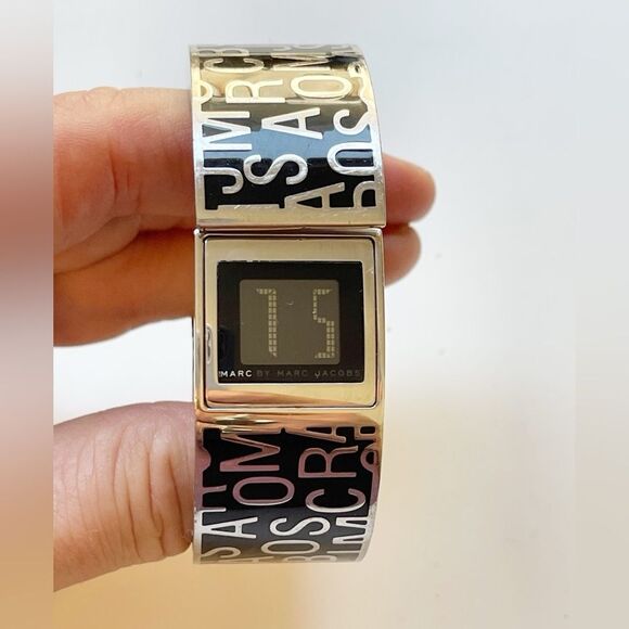 Marc Jacobs Vintage Enamel Logo Hinge Metal cuff Bracelet watch Black and Silver - Picture 3 of 8
